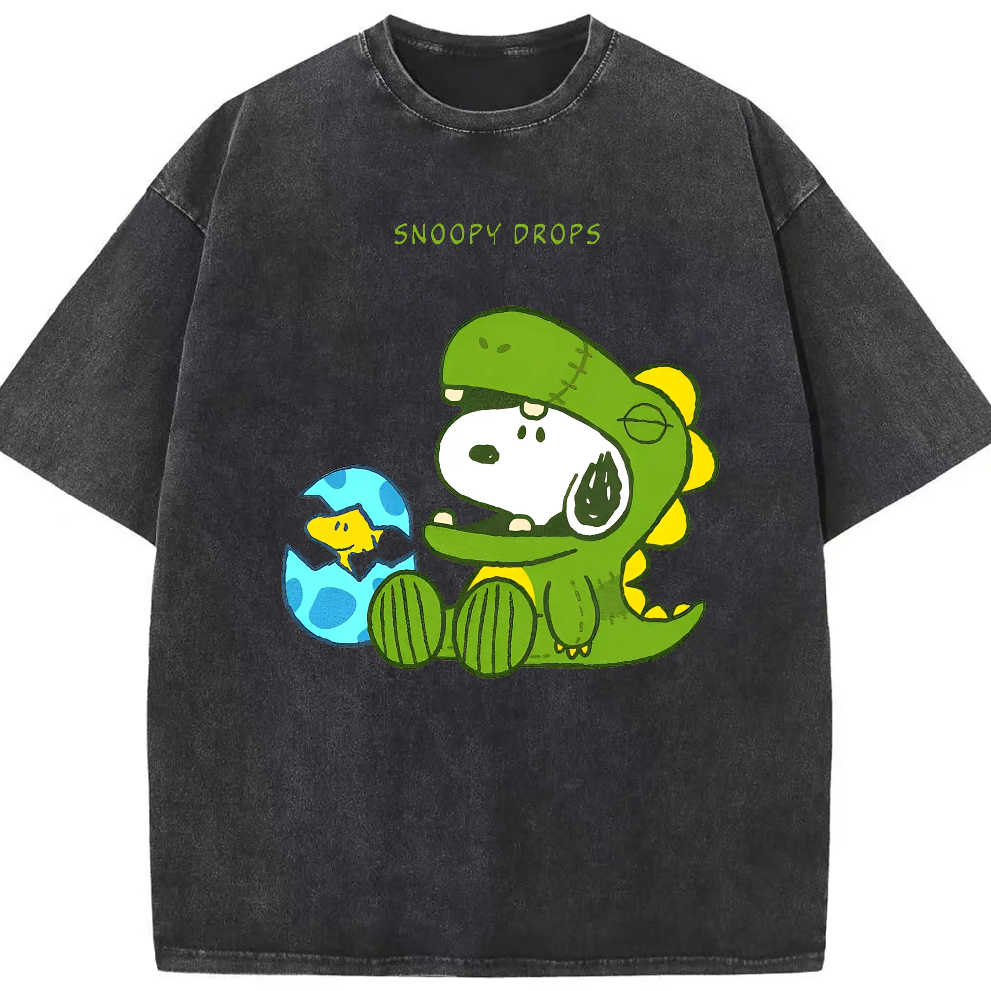 たまごから登場！ウッドストック＆恐竜スヌーピー - 綿100％ ヴィンテージ風 半袖Tシャツ ・ フロントプリント ・ 柔らか肌触り ・ 通気性 快適 ・ スポーツ カジュアル 外出用