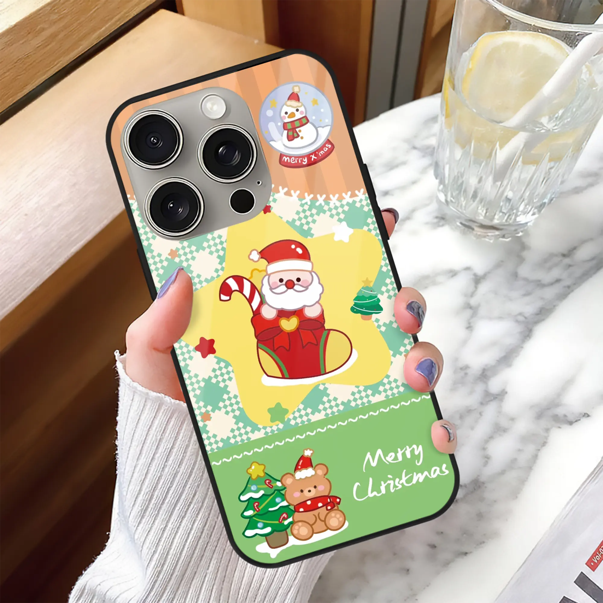 サンタ×雪柄｜季節感たっぷりの冬限定